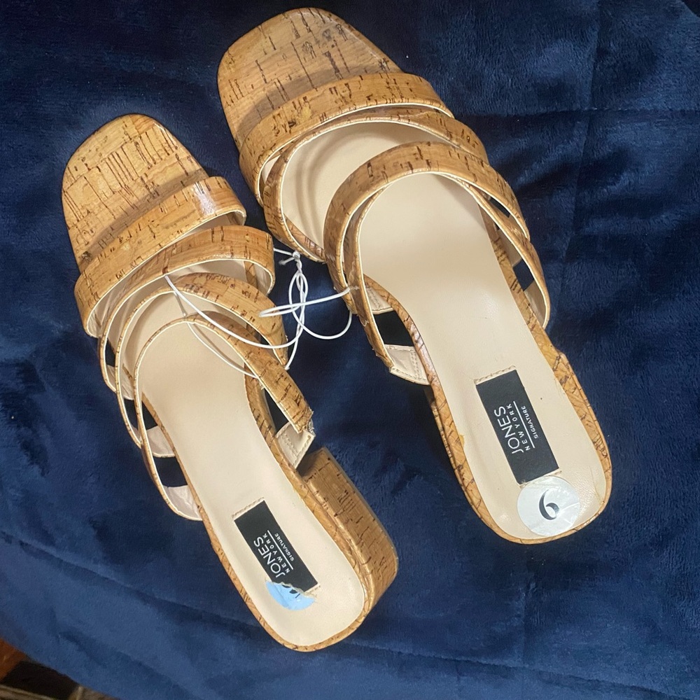 Jones New York Tan Strappy Women's Sandals